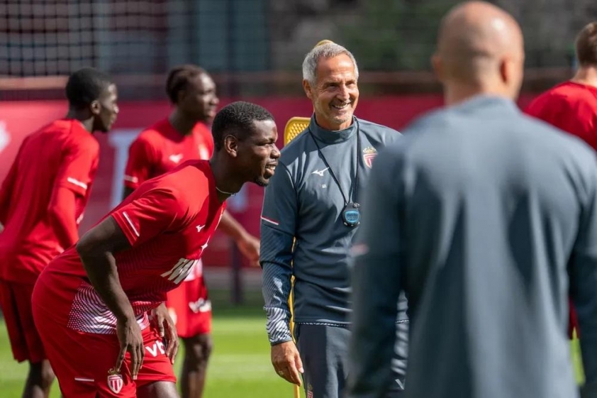Pogba đối diện tương lai bất định khi HLV Adi Hutter bị sa thải. (Ảnh: ESPN)