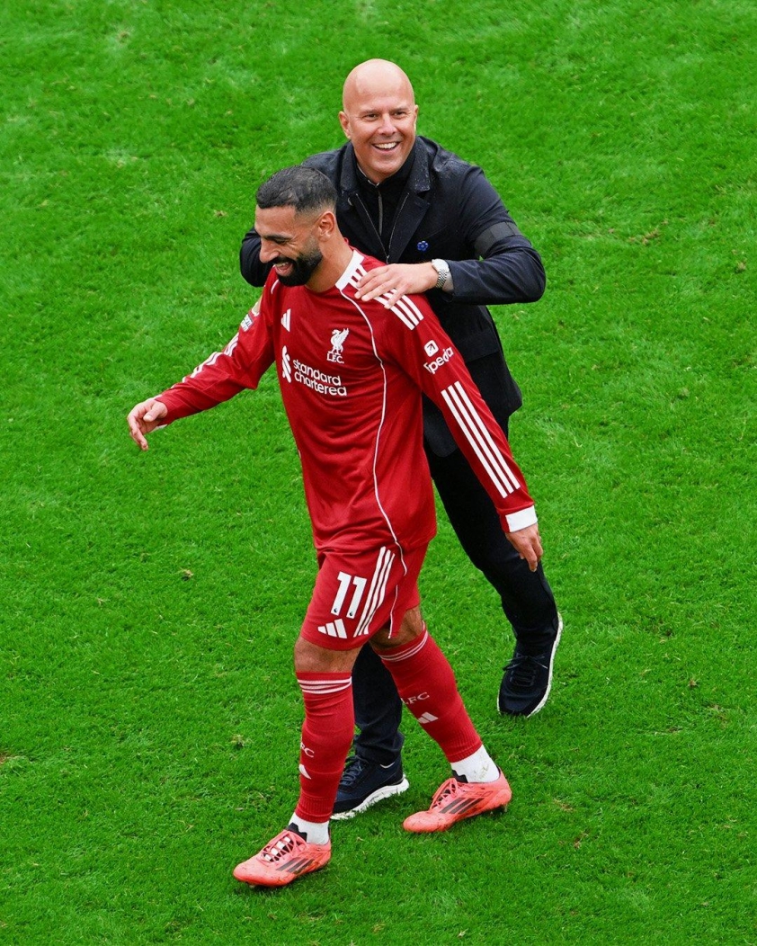 HLV Arne Slot khẳng định rằng Salah luôn tạo lên sự khác biệt cho Liverpool. (Ảnh: jf30)