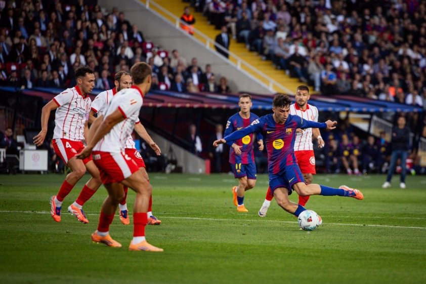 Pedri là người mở tỷ số cho Barca trước Girona (Ảnh: X).