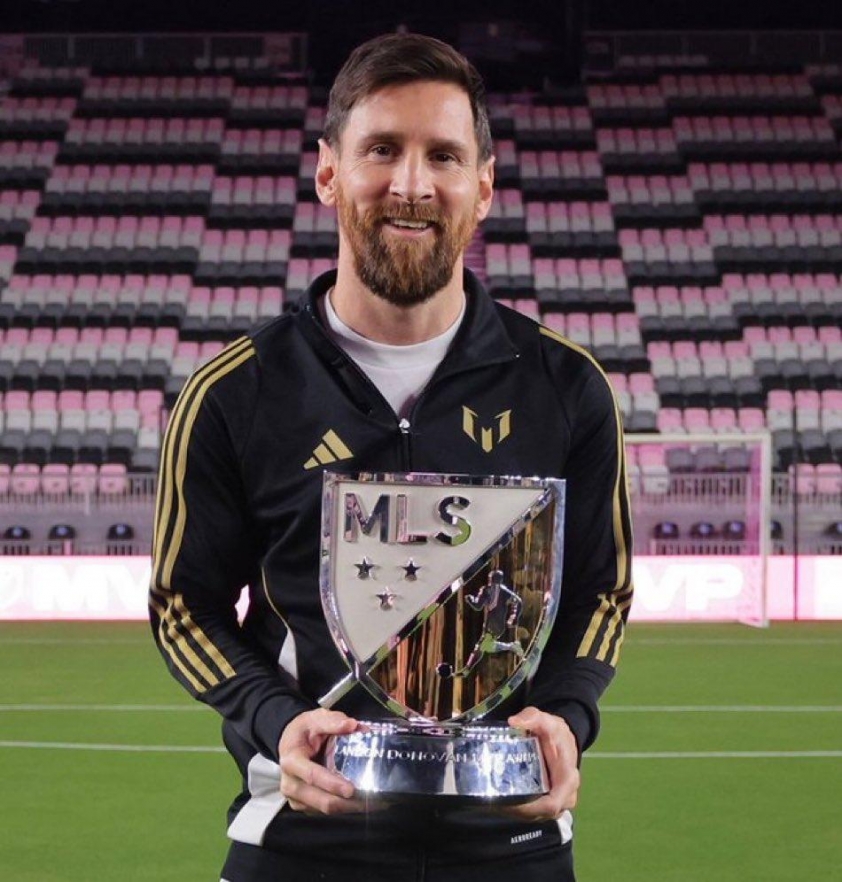 Messi nhận giải Cầu thủ xuất sắc nhất MLS 2025 (Ảnh: X).