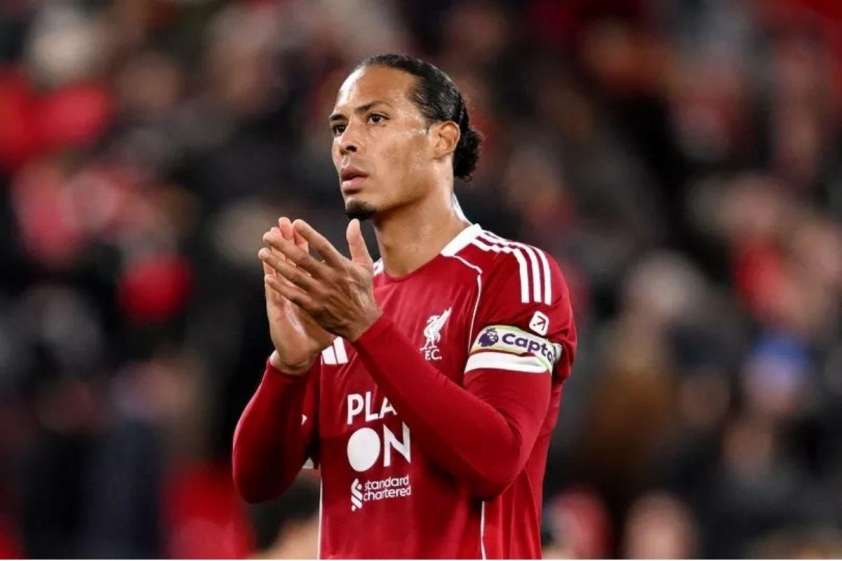 Van Dijk không hài lòng với cách phòng thủ của Liverpool trước MU (Ảnh: Liverpool).