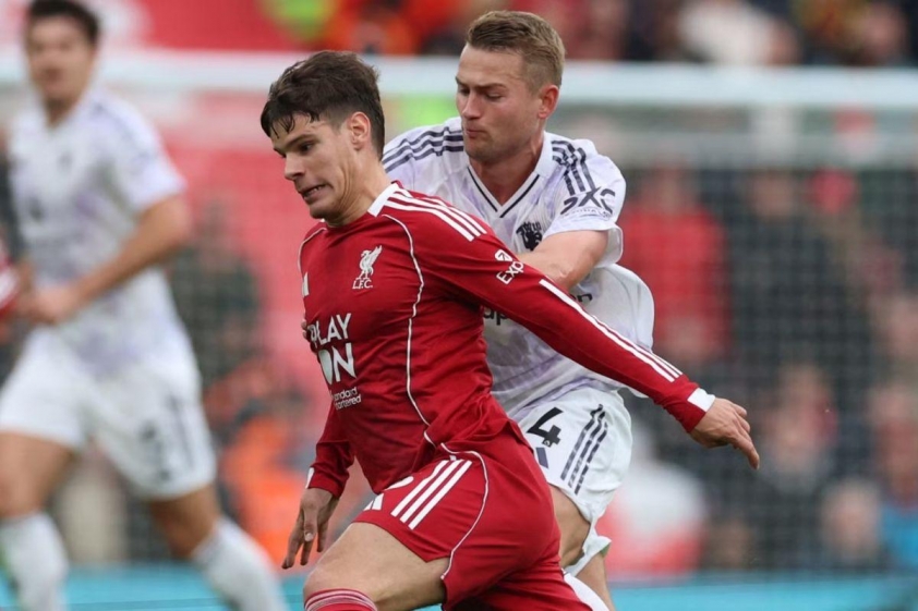 Milos Kerkez là 1 trong 2 điểm yếu De Ligt nhắc đến (Ảnh: GIVEMESPORT).