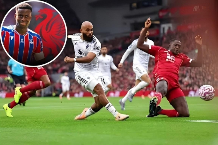 Trận thua muối mặt trước MU đã khiến BLĐ Liverpool quyết tâm thay đổi vị trí trung vệ. (Ảnh: Sky Sports)