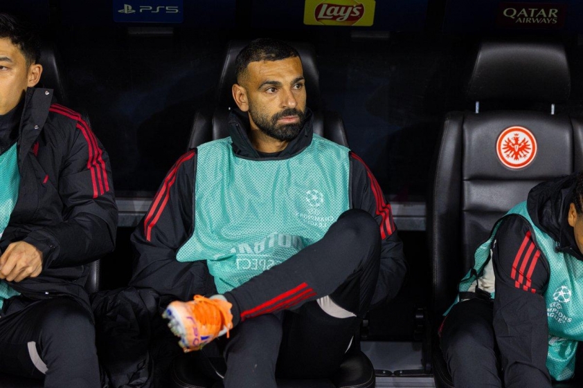 Salah đang cảm thấy quen với việc ngồi ghế dự bị gần đây. (Ảnh: ESPN)