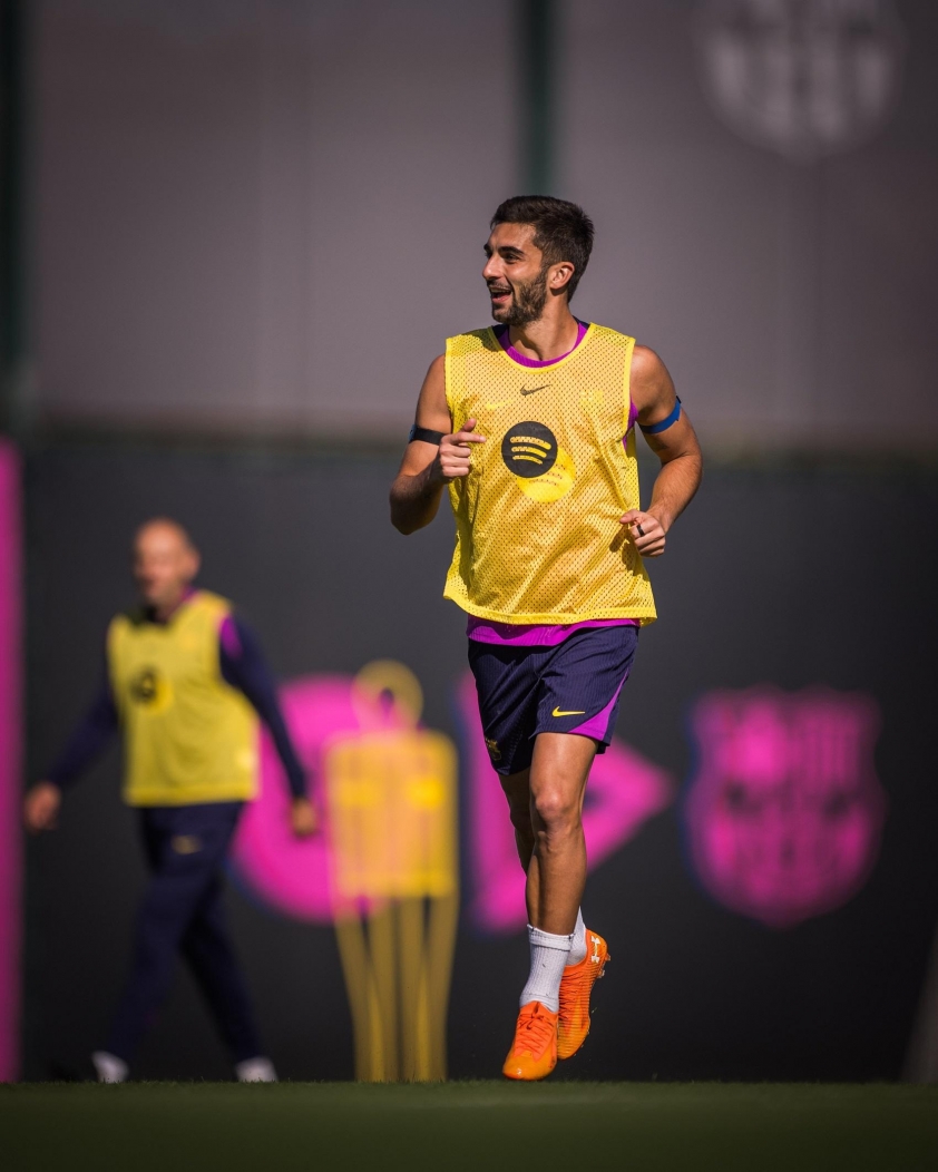 "Barca đe dọa Real: 'Thời điểm săn mồi đã tới!'" 5 Ferran Torres tràn đầy năng lượng trên sân tập. (Ảnh: FCB)