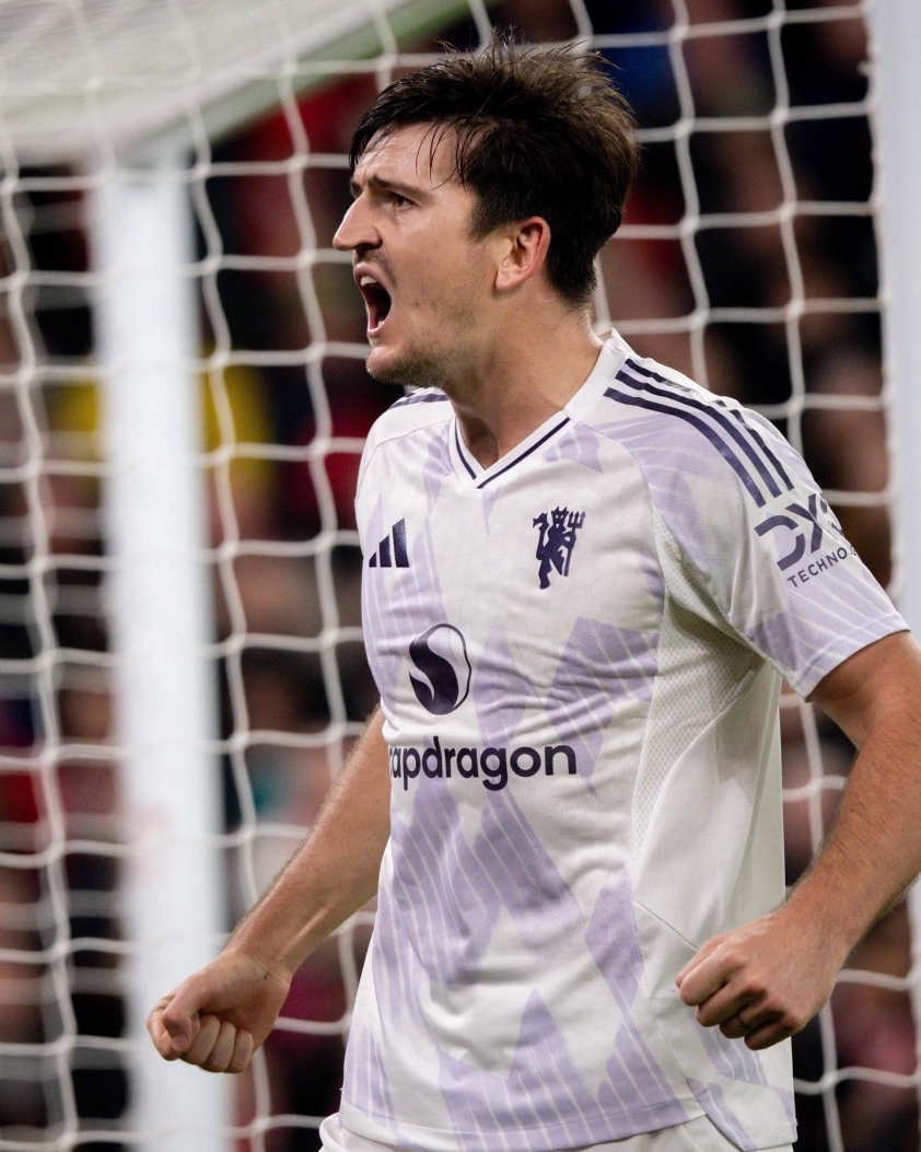 Amorim: "Maguire là người dẫn dắt của Man Utd" 5 Amorim cho rằng Maguire là một trong những thủ lĩnh kéo cả đội đến chiến thắng (Ảnh: Manchester United).