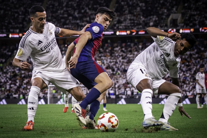 "Pedri 'rắc muối' vào nỗi đau của Real Madrid" 5 Dù tôn trọng, Pedri khẳng định anh không hề e ngại trước Real Madrid (Ảnh: Reuters).