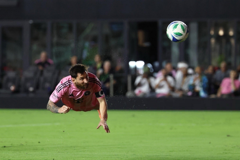 Messi tiếp sức tinh thần giúp Inter Miami bùng nổ thành công 5 Messi ghi dấu ấn với cú đúp trước Nashville SC ở trận lượt đi vòng play-off MLS Cup (Ảnh: X).