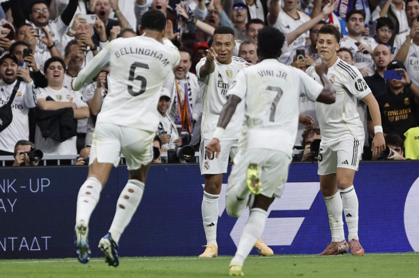 "Lamine Yamal: Tỏa sáng với niềm đam mê đá bóng!" 7 Real xuất sắc đánh bại Barca - Ảnh: EFE