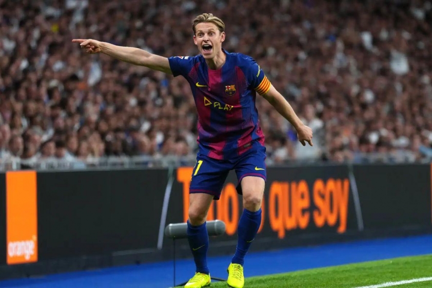 "Carvajal dạy bảo Yamal, khơi mào drama sau El Clasico" 9 Frenkie de Jong cho rằng nếu muốn nói chuyện thì Carvajal hãy gọi điện cho Yamal, đừng làm ầm trên sân (Ảnh: GOAL).