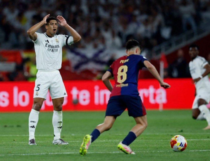 Bellingham gây sốt khi nhắc Barca 'mua tài' và chế nhạo Pedri 5 Phải chăng ngôi sao người Anh vẫn còn cay cú về tình huống này? (Ảnh: ESPN)