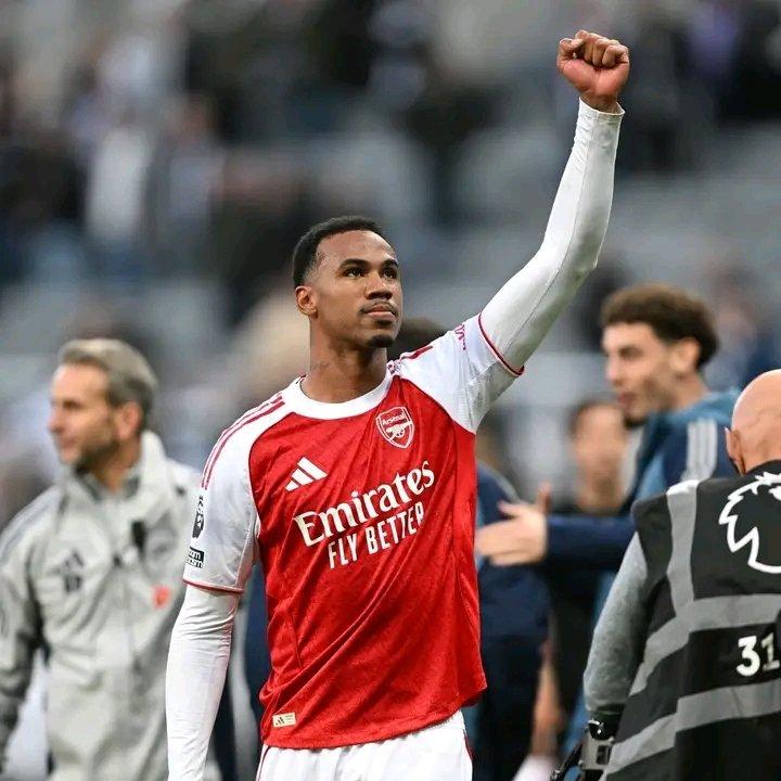 "Phạt góc hiệu quả: Arsenal bứt phá dưới triều đại Arteta" 8 Gabriel Magalhães đóng vai trò quan trọng trong các tình huống cố định của