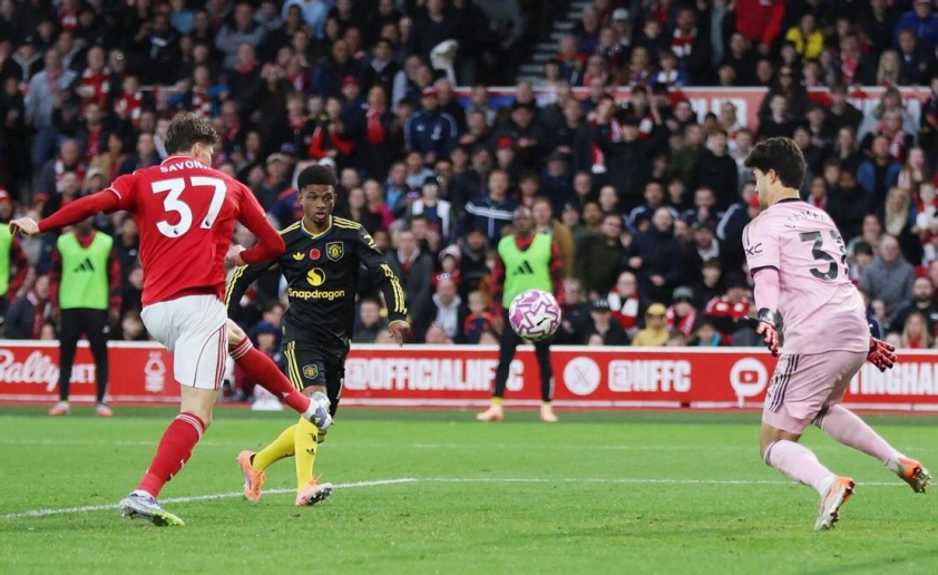 MU: Những điểm sáng và bóng tối trong trận hòa nghẹt thở với Nottingham 6 Hàng thủ MU để thủng lưới dễ dàng trước Nottingham - Ảnh: Premier league