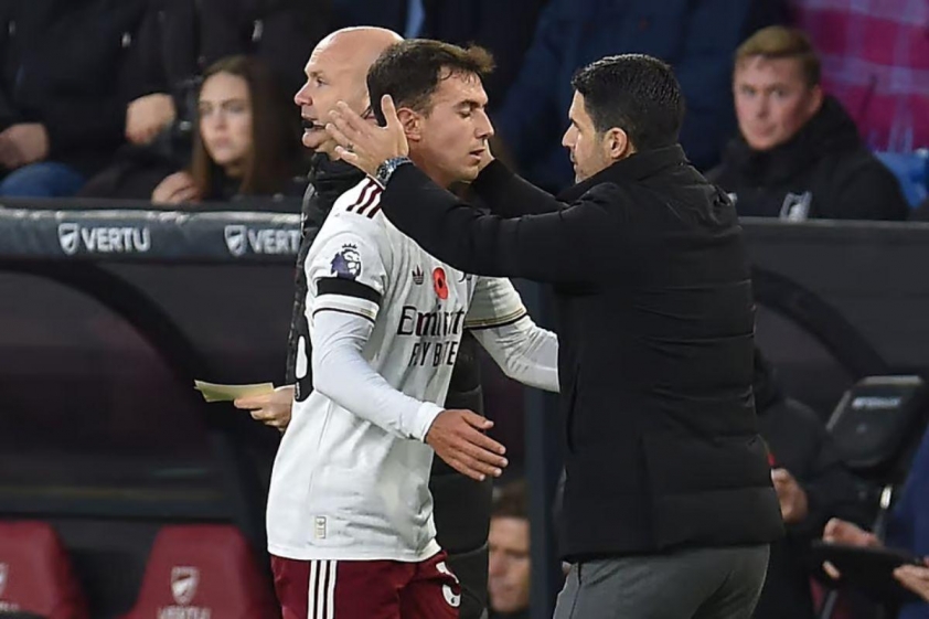 Zubimendi cũng phải rời sân ở 15 phút cuối trận do gặp vấn đề tương tự về cơ bắp (Ảnh: Evening Standard).