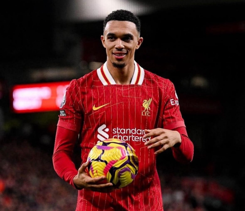 Trent ngày còn khoác áo Liverpool - Ảnh: @DeadlineDayLive