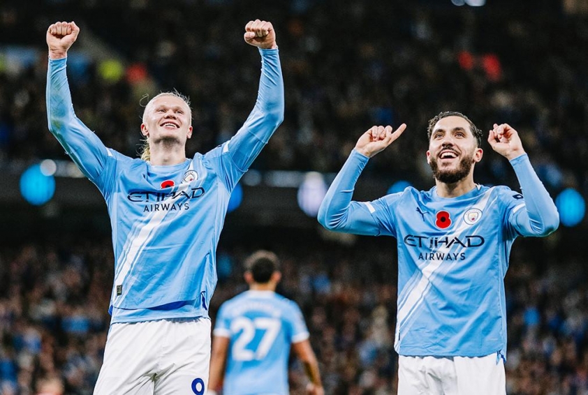 Man City đang phụ thuộc nhiều vào Haaland (trái) - Ảnh: Premier League