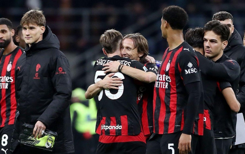 Niềm vui của Modric khi cùng đồng đội thắng Roma - Ảnh: @milModric