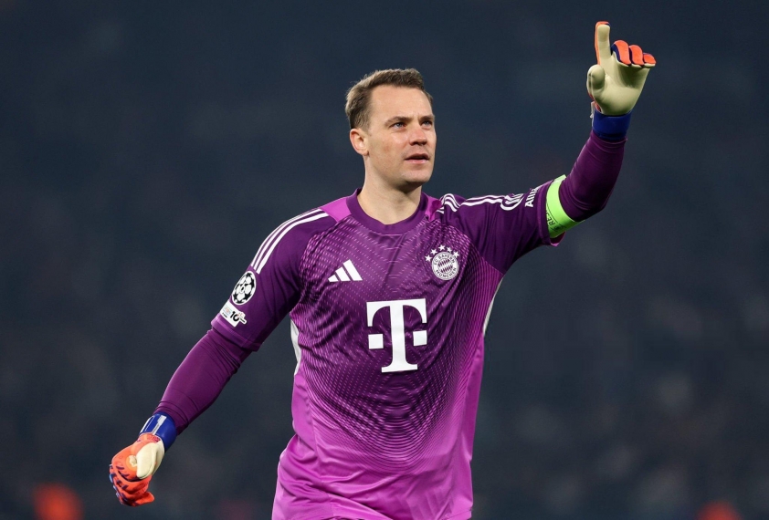 Neuer tỏa sáng giúp Bayern đánh bại PSG trong trận cầu kịch tính 5 Neuer thể hiện phong độ chắc chắn và khả năng chỉ huy hàng thủ xuất sắc (Ảnh: X).