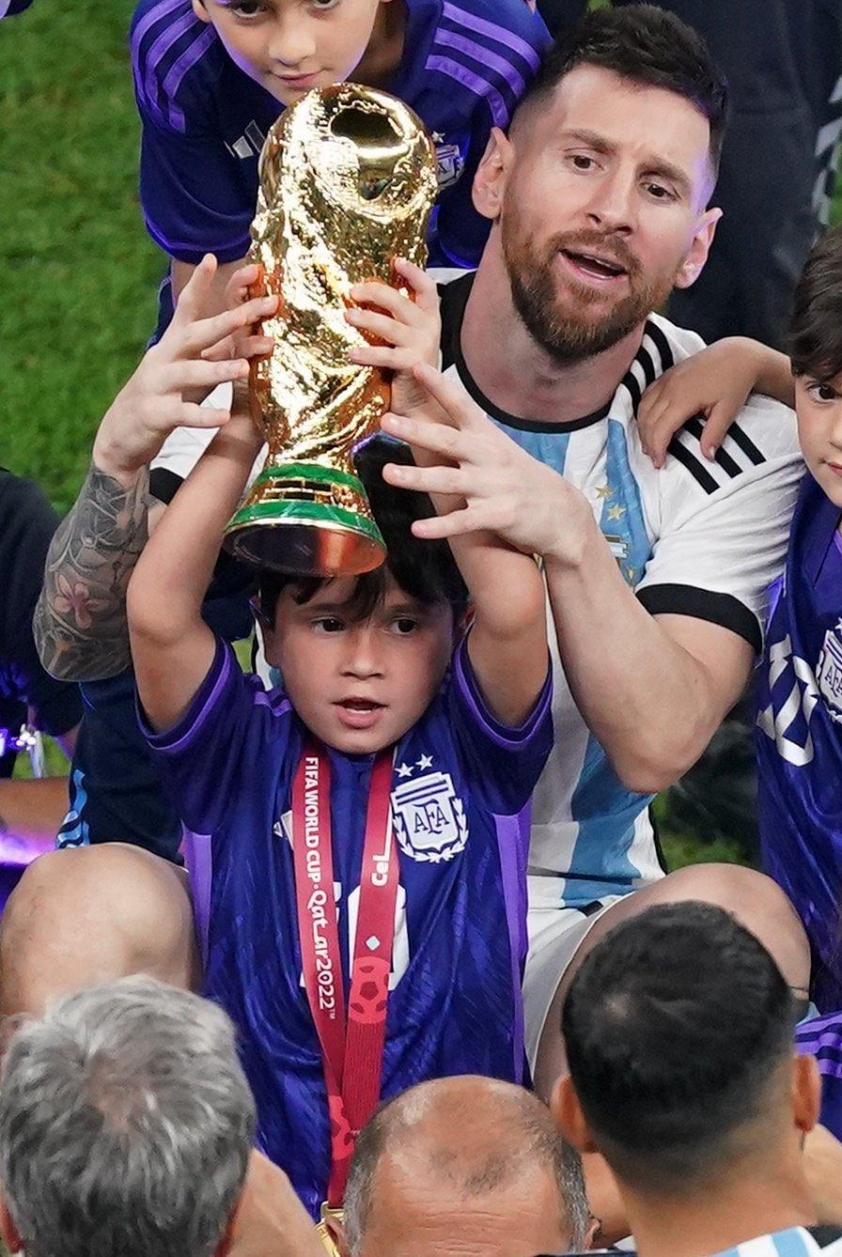 Messi: 'Cảm giác vô địch World Cup tuyệt vời như khi con chào đời' 5 Messi thừa nhận cảm xúc vô địch World Cup đặc biệt như khi con của anh ra đời (Ảnh: X).