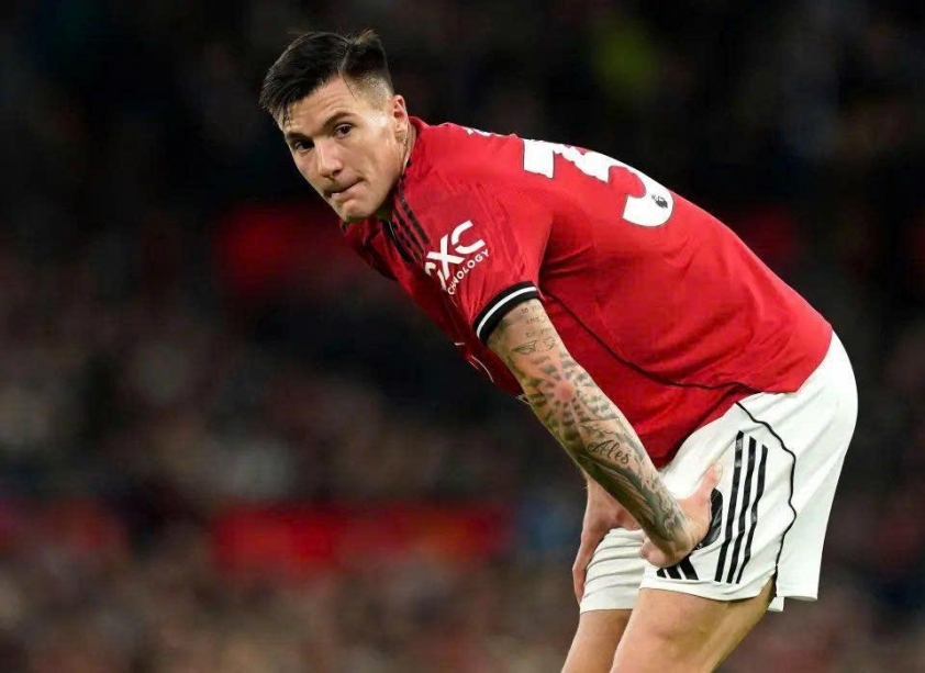 "Người cũ MU bức xúc về cách Amorim dùng Sesko" 5 Sesko mà ngồi ngoài dài hạn là tin xấu cho MU - Ảnh: @ManUTD