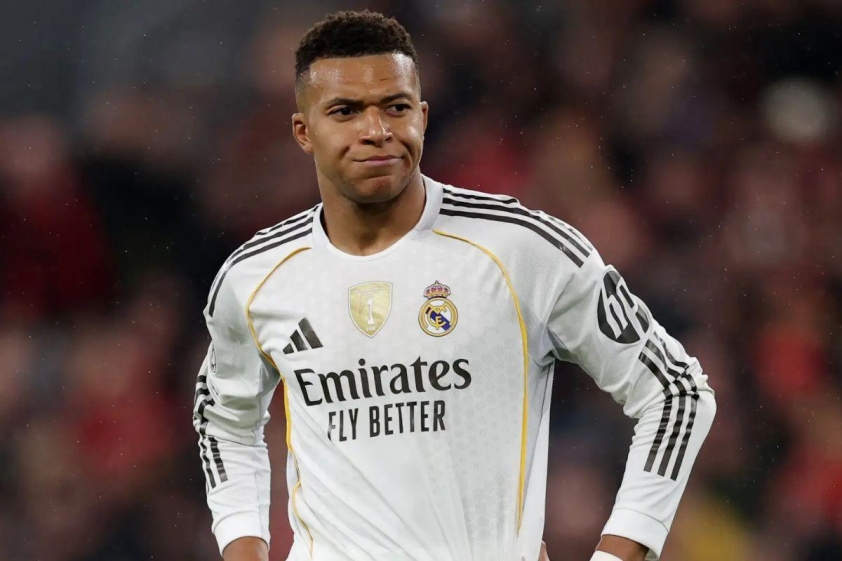 "Mbappé gây sốt tuyển Pháp với hành động đáng chú ý" 5 Real Madrid hồi hộp chờ tin chấn thương của Mbappe (Ảnh: GOAL).