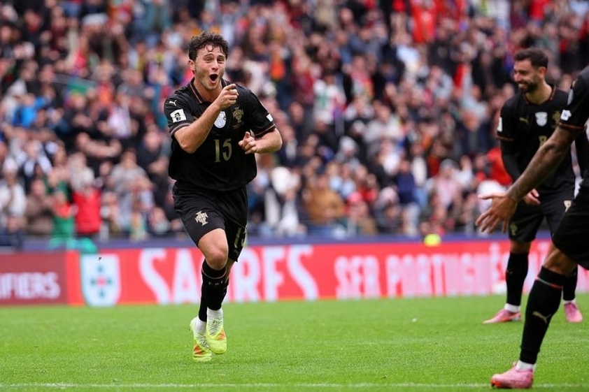 Ronaldo chịu tiếng xem thường sau chiến thắng ấn tượng của Bồ Đào Nha 11 Joao Neves cũng có riêng cho mình một Hat-trick.(Ảnh: Internet)