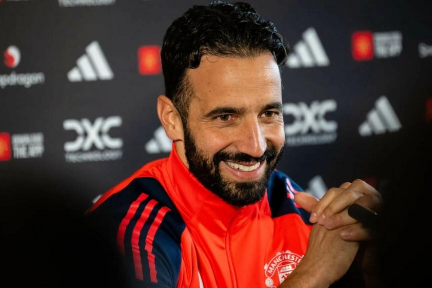 MU và Liverpool: Khám Phá Cơ Hội Vàng Tại Ngoại Hạng Anh 6 Ruben Amorim cùng các học trò đang dần tiến bộ theo từng ngày.(Ảnh: manchesterevening news)