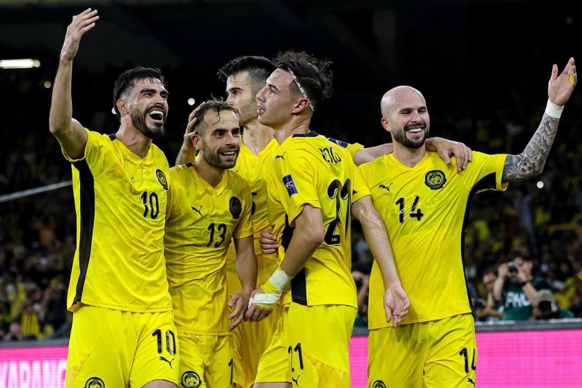 FIFA chỉ rõ người giúp Malaysia nhập tịch trái phép 5 Bê bối về việc nhập tịch cầu thủ của LĐBĐ Malaysia xuất hiện những tình tiết mới.(Ảnh: Straits times)