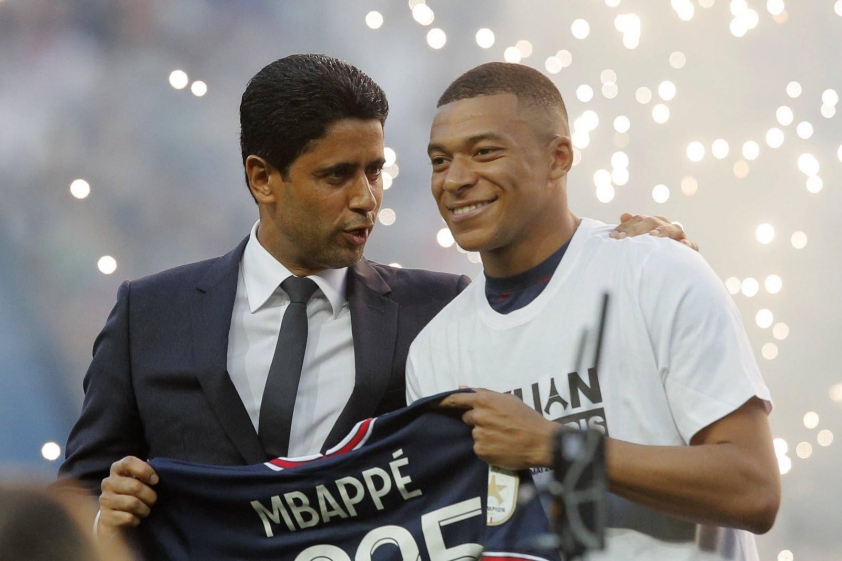 PSG đã yêu cầu Mbappe bồi thường 440 triệu euro. Về phía Mbappe, anh đã yêu cầu số tiền bồi thường hơn 260 triệu euro (Ảnh: Esprit Parisien).