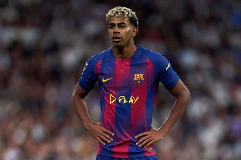 Yamal gây sốc với thống kê gây tranh cãi giữa lòng CĐV 4 Yamal chiếm tới 60% tổng số lời lẽ lăng mạ ghi nhận được trên mạng xã hội (Ảnh: Barca Universal).