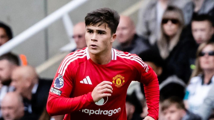 Harry Amass đã có 7 lần ra sân cho đội một Man United.(Ảnh: Goal)