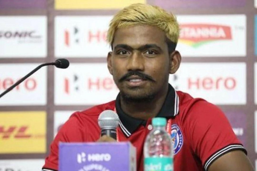 Vụ bê bối gian lận khiến Mukhi phải nhận án phạt cấm thi đấu bóng đá trong 6 tháng. (Ảnh: The Sun)