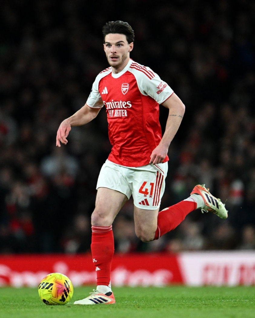 Rice cảnh báo Arsenal giữ đôi chân trên mặt đất sau chiến thắng trước Bayern Munich (Ảnh: X).