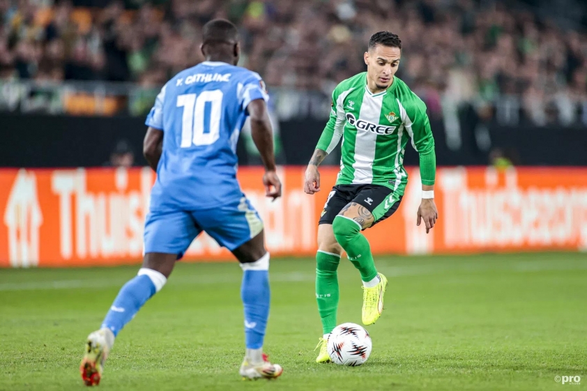 Antony chính là chủ lực bên hành lang cánh phải của Real Betis trận này (Ảnh: VoetbalPrimeur).