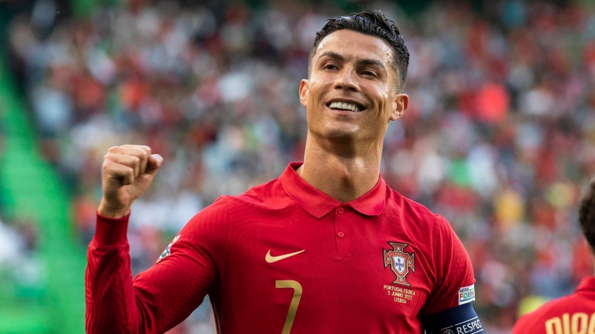 "Ronaldo vẫn có thể bị treo giò tại World Cup 2026 dù FIFA 'ân xá'" 5 Mất Ronaldo sẽ ảnh hưởng lớn đến khả năng cạnh tranh của Bồ Đào Nha tại vòng bảng World Cup 2026.