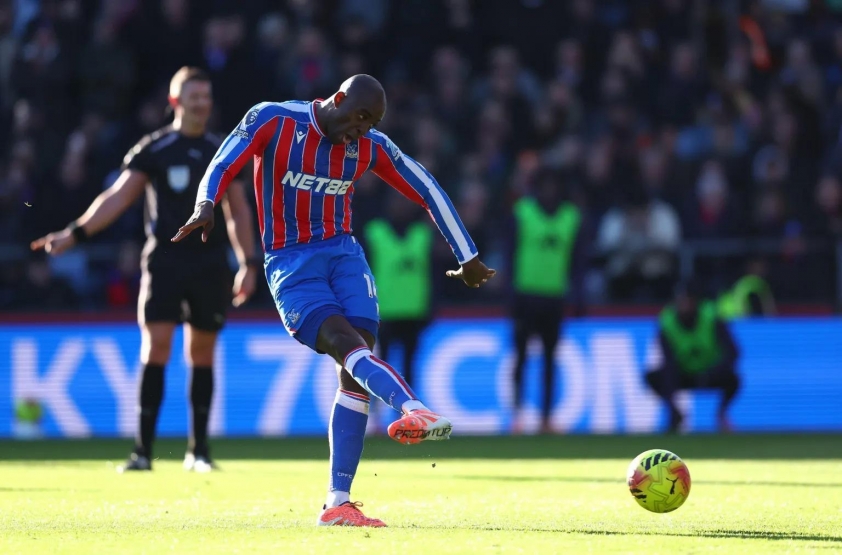 "Ruben Amorim: Độc chiêu giúp Man United lội ngược dòng" 5 Pha phạt đền của Mateta là không đủ để giúp Palace có điểm trên sân nhà. (Ảnh: Goal)