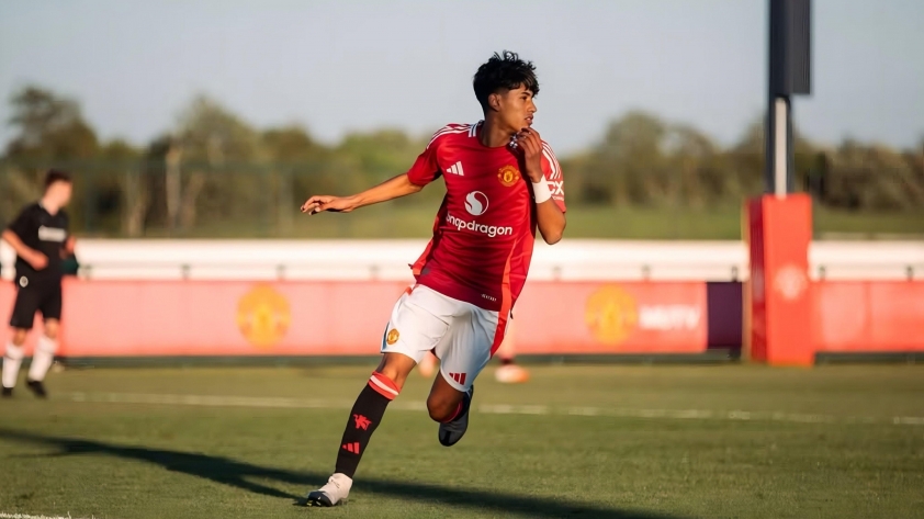 JJ Gabriel không thể ra sân cho Man United ở Premier League năm nay.