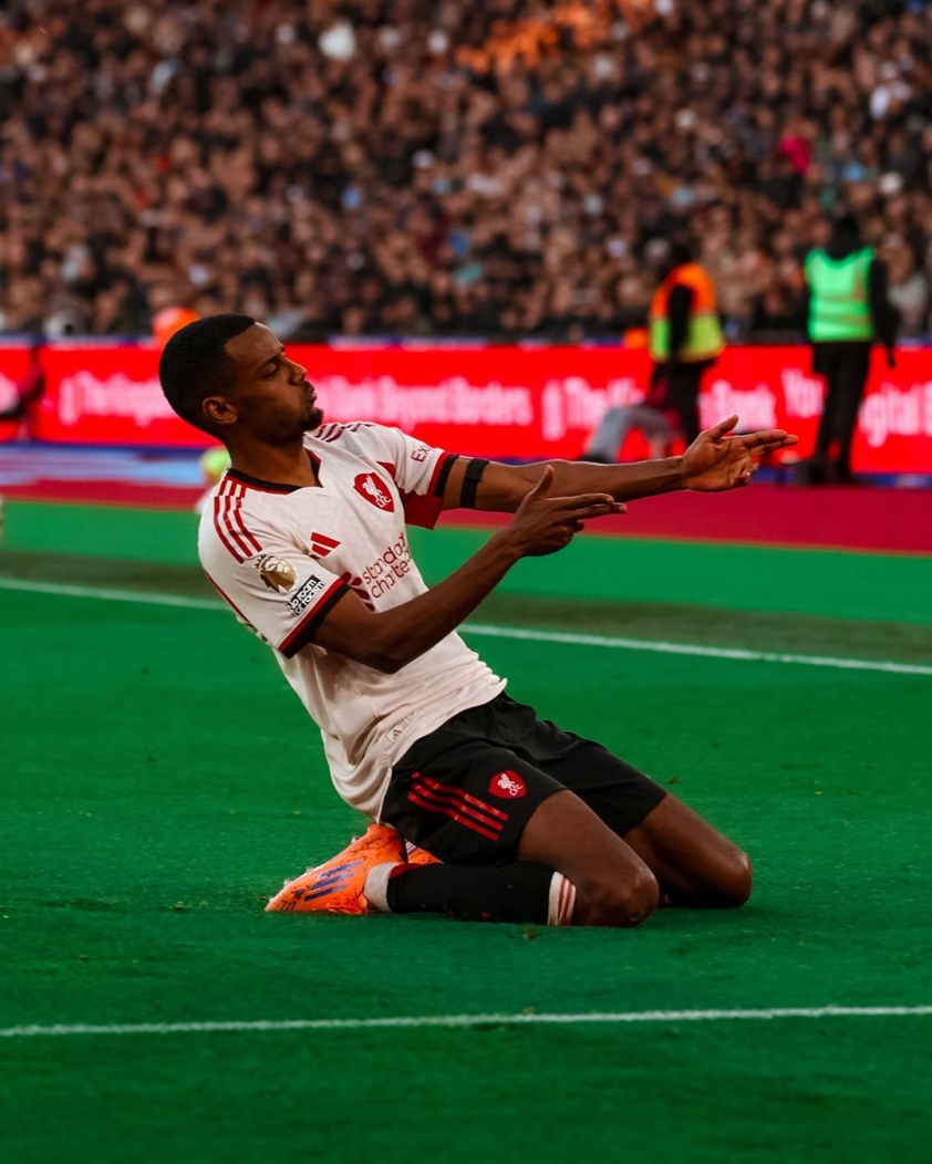 Cuối cùng thì Isak đã có bàn thắng đầu tiên cho Liverpool tại Premier League (Ảnh: Liverpool).