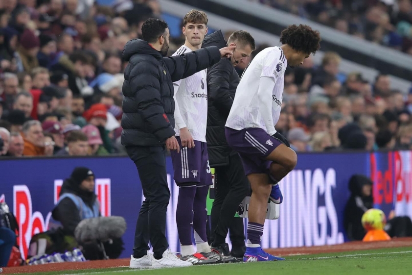 Amorim quyết định dùng cầu thủ trẻ MU trong trận derby hoa hồng 6 Đây là thời điểm mà các cầu thủ MU phải chung tay để giúp CLB vượt qua khó khăn - Ảnh: @Cunha__utd