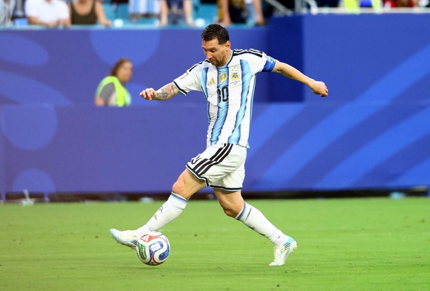 Messi không chạy nhưng không lười - Ảnh: @HQpcrt