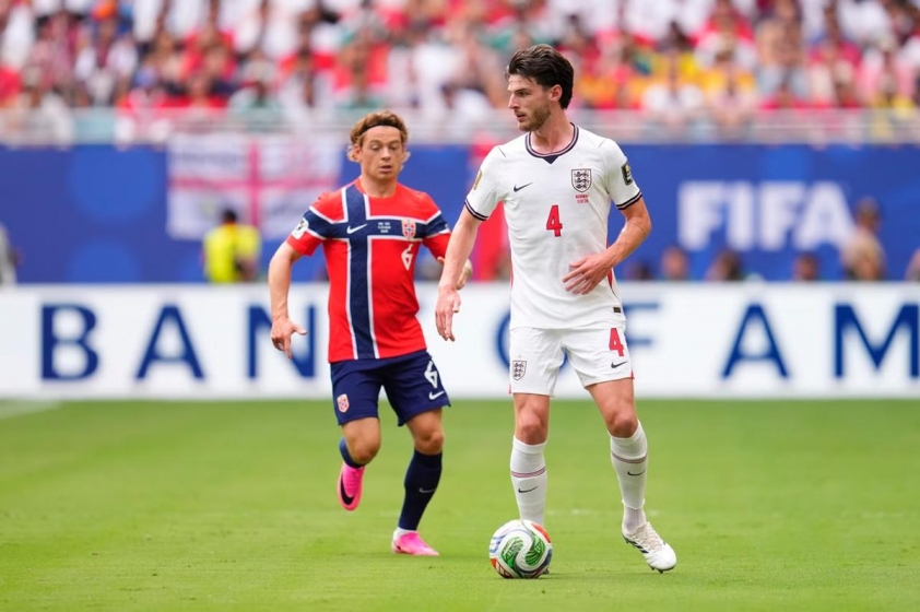 NHM Anh lo lắng về tình trạng của Declan Rice sau trận tứ kết World Cup 2026