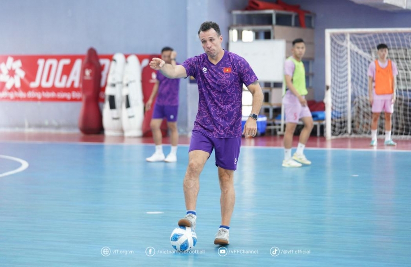 HLV Giustozzi Loại 2 Cầu Thủ Chốt Danh Sách ĐT Futsal Việt Nam Dự SEA Games 32