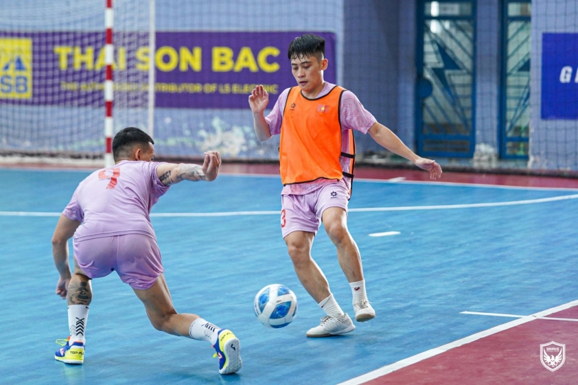 Chia tay ĐT futsal Việt Nam, ngôi sao kỳ cựu phải về nước phẫu thuật 549948