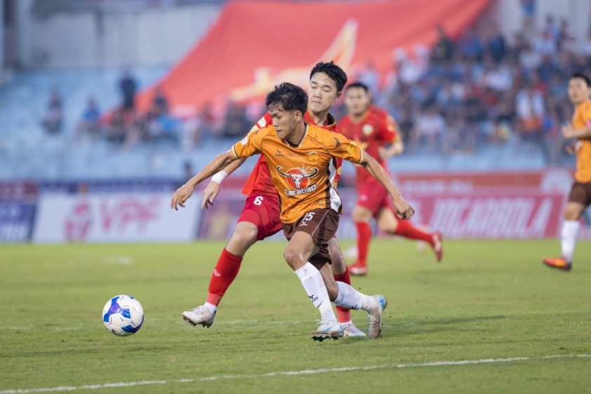 Hồng Lĩnh Hà Tĩnh trở thành hiện tượng với chuỗi bất bại ngoạn mục tại V-League 2024/25