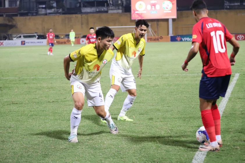Trực tiếp CAHN 0-0 Bình Định: Chủ nhà lấn lướt 559383