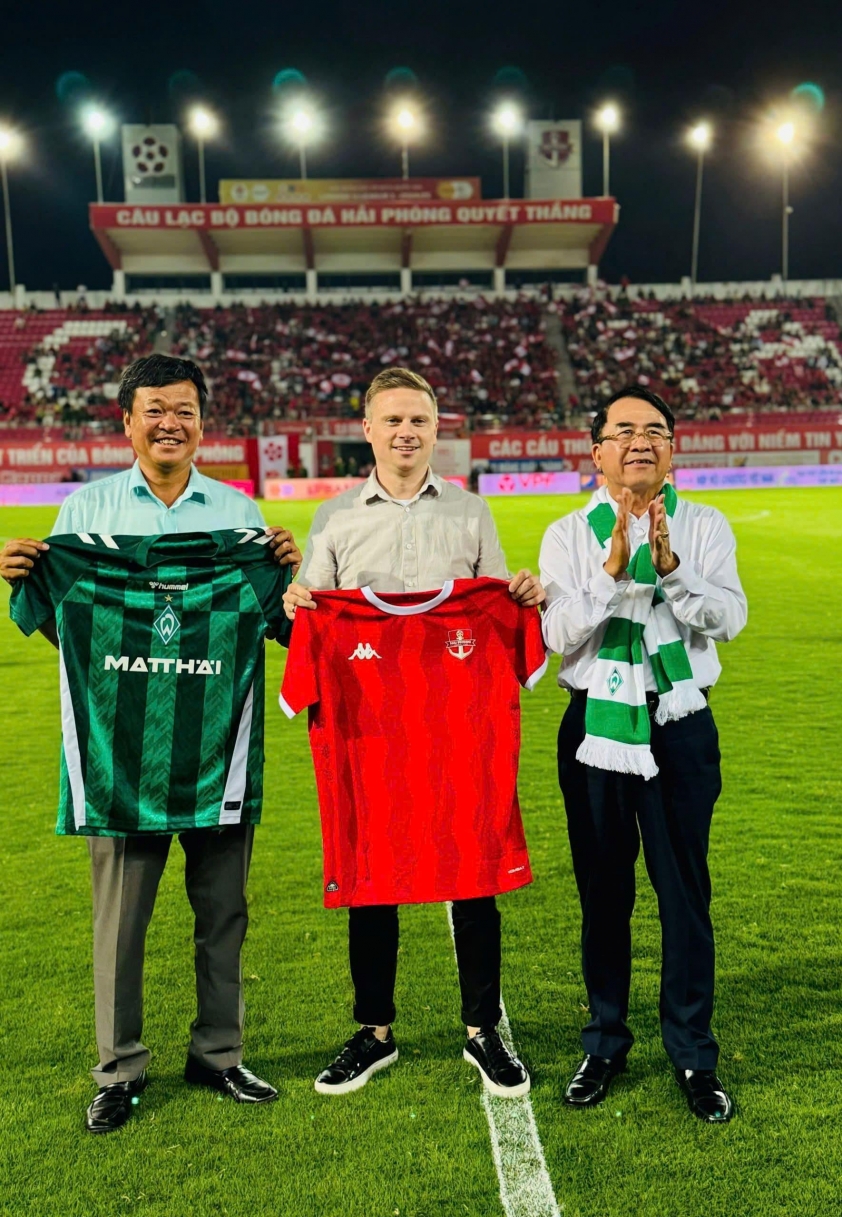 CLB SV Werder Bremen kết thúc chuyến công tác thành công tại Việt Nam 561766