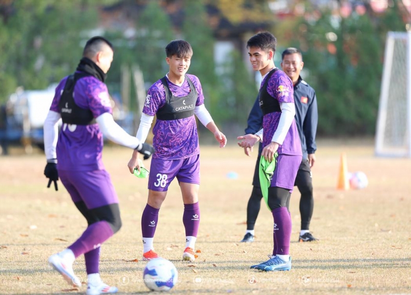 Nguyễn Thái Sơn là cầu thủ đầu tiên bị gạch tên khỏi danh sách ĐT Việt Nam tham dự AFF Cup 2024