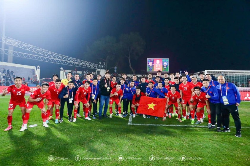 HLV Kim Sang Sik: 'ĐT Việt Nam đến Thái Lan để vô địch AFF Cup' 578590