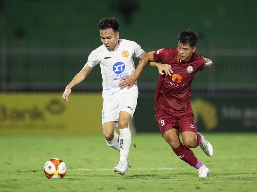 Vòng 11 V-League 2024/25: Kịch tính cuộc đua vô địch 586378