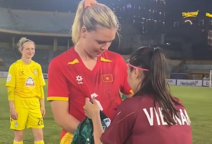 Chị gái Florian Wirtz khen 'hotgirt' ĐT nữ Việt Nam 635954